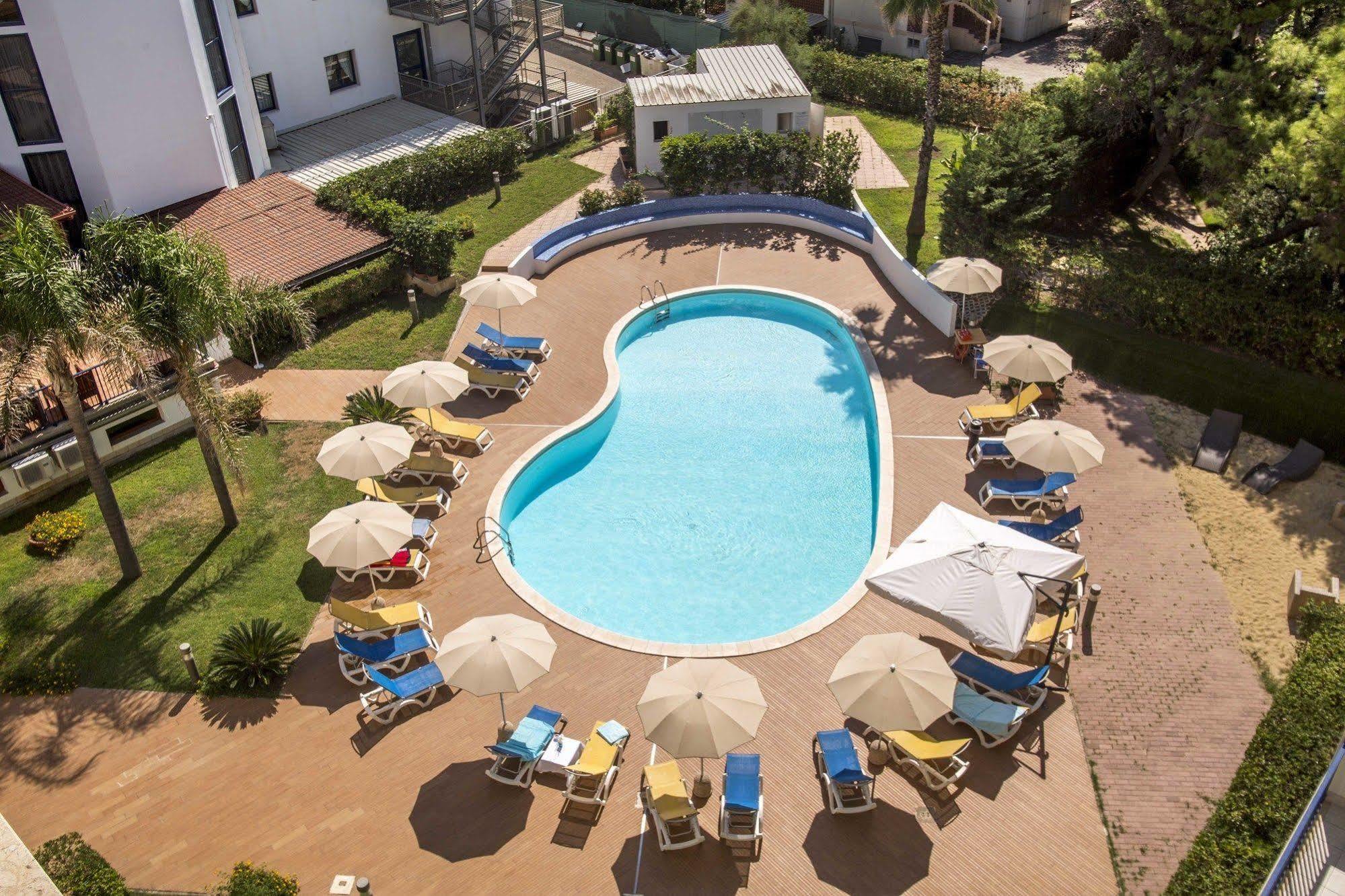 Ticho'S Greenblu Hotel Castellaneta Marina Ngoại thất bức ảnh